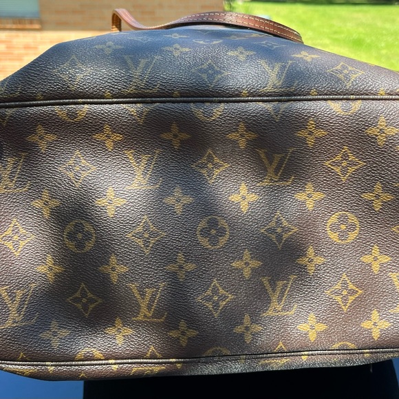 100% Authentic Louis Vuitton for LITERALLY dirt CHEAP!!! - Picture 3 of 5